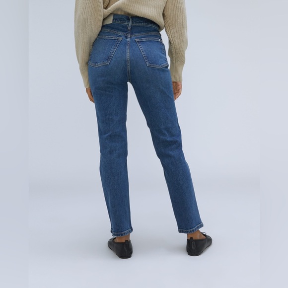 Everlane The Original Cheeky Jean - Picture 9 of 12